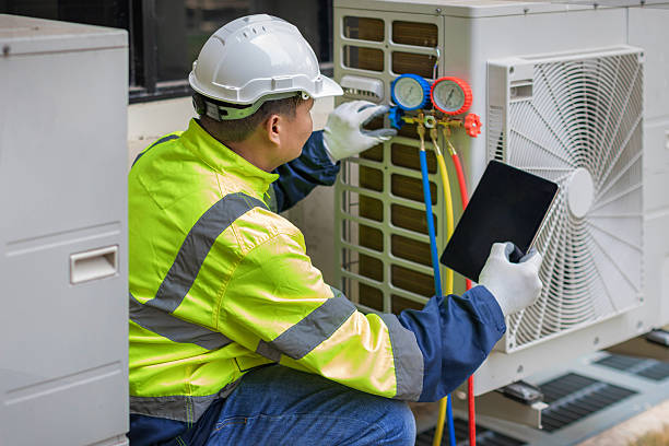 Professional Hvac technician working in Alton, TX